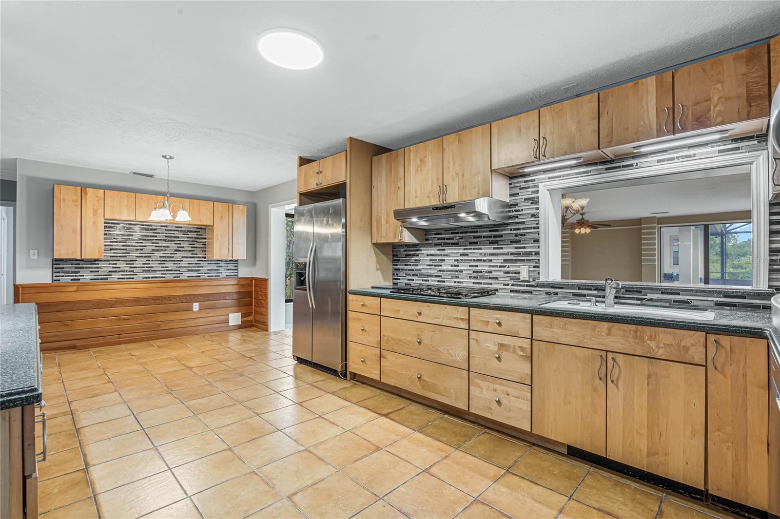COUNTRY MEADOW WEST UNIT 1 - Residential Lease