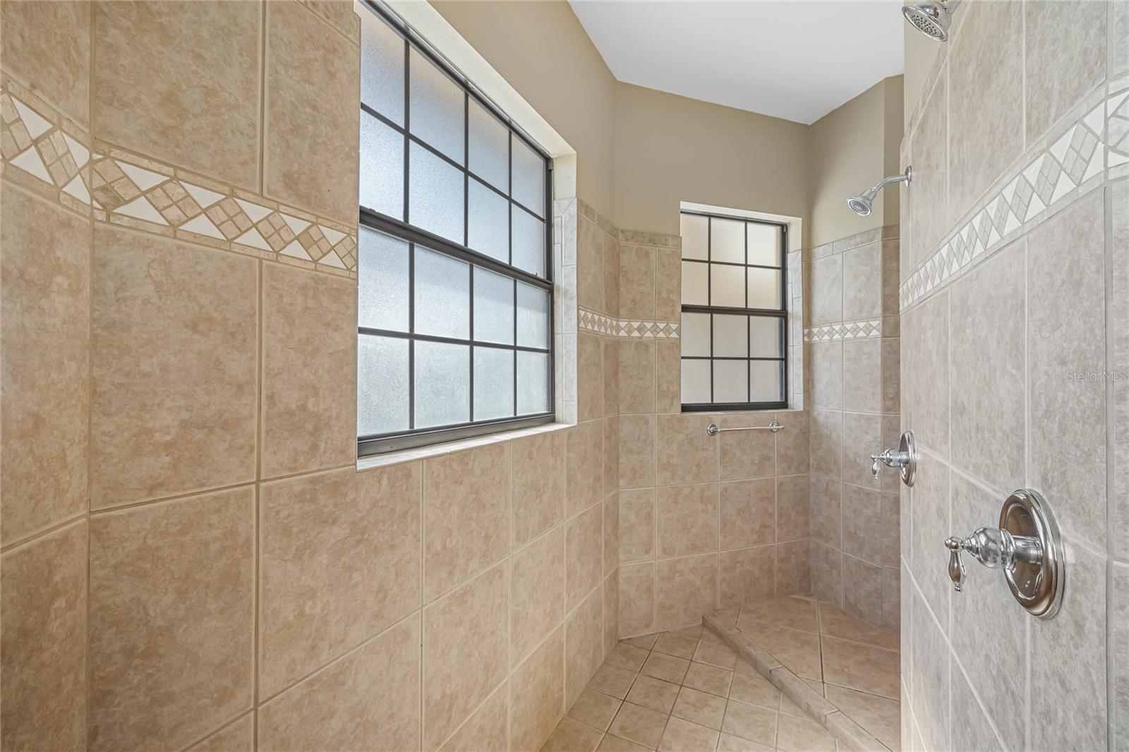 COUNTRY MEADOW WEST UNIT 1 - Residential Lease