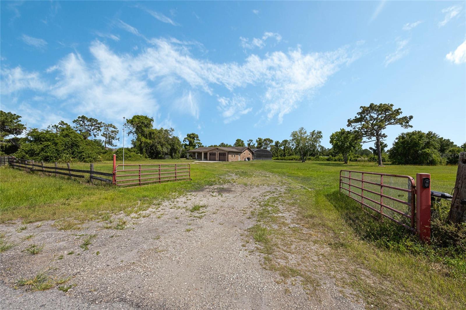COUNTRY MEADOW WEST UNIT 1 - Residential Lease
