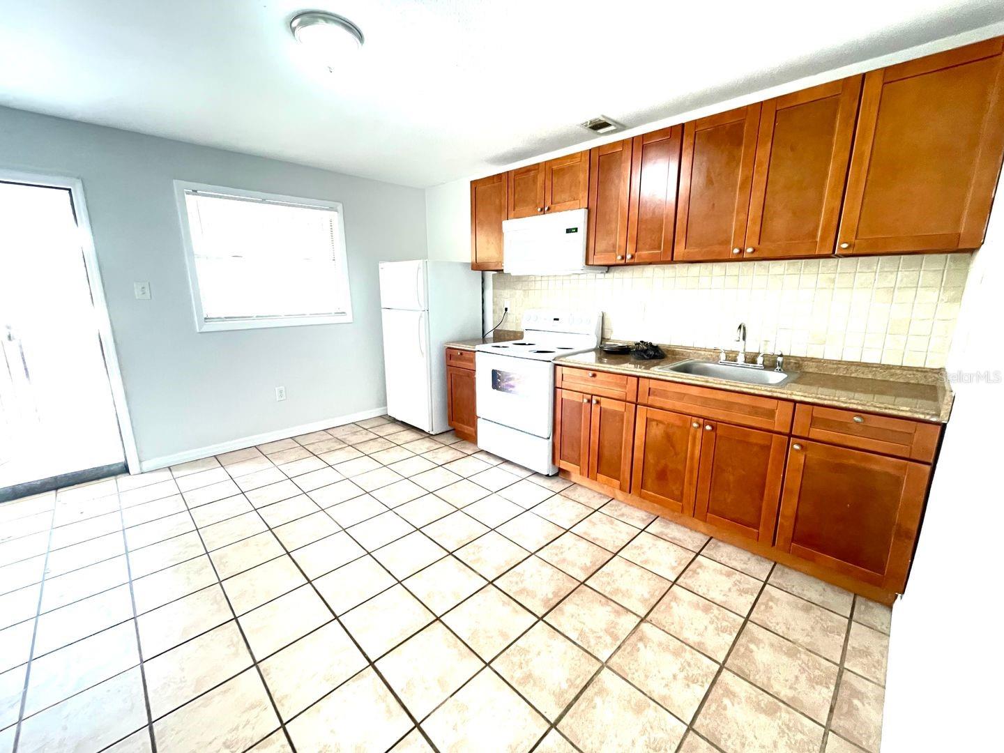 EAST TAMPA BLOCKS 1 TO 40 - Residential Lease
