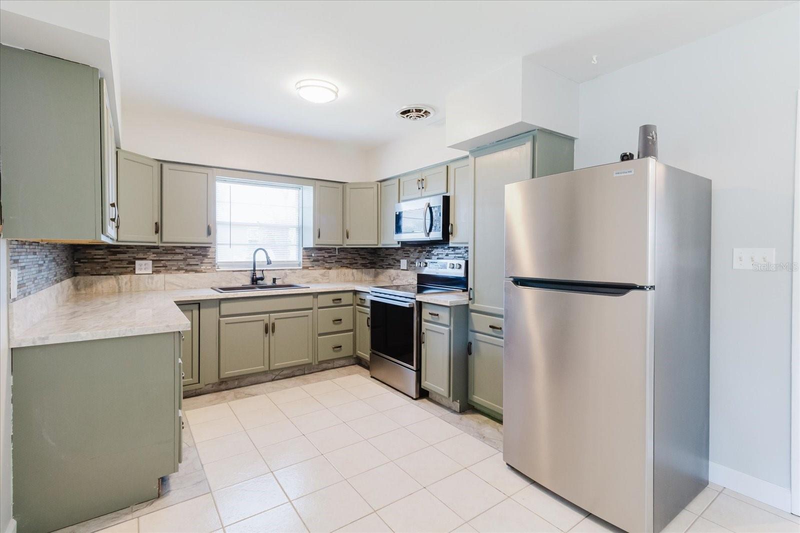 APOLLO BEACH UNIT ONE PT ONE - Residential