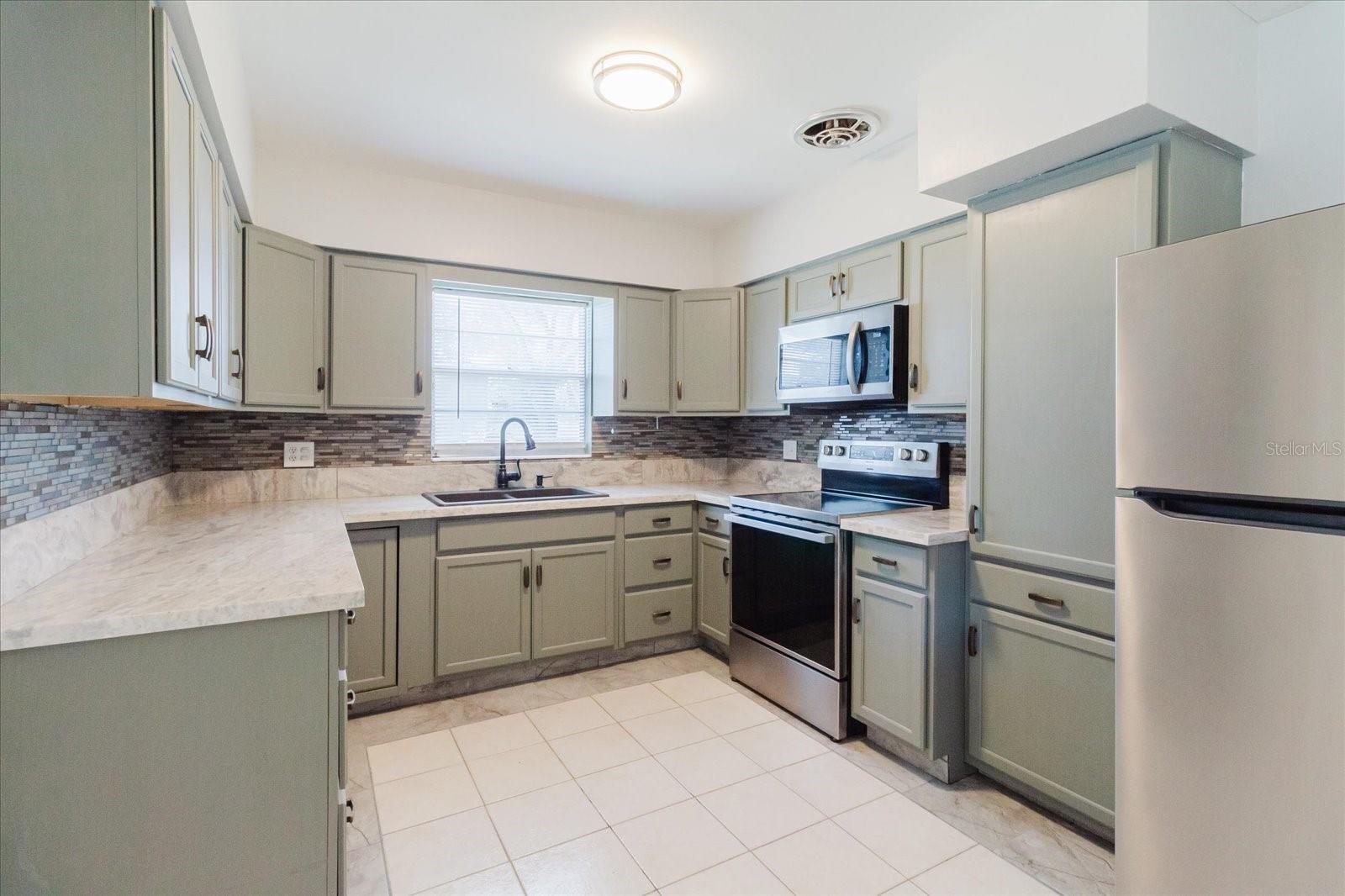 APOLLO BEACH UNIT ONE PT ONE - Residential