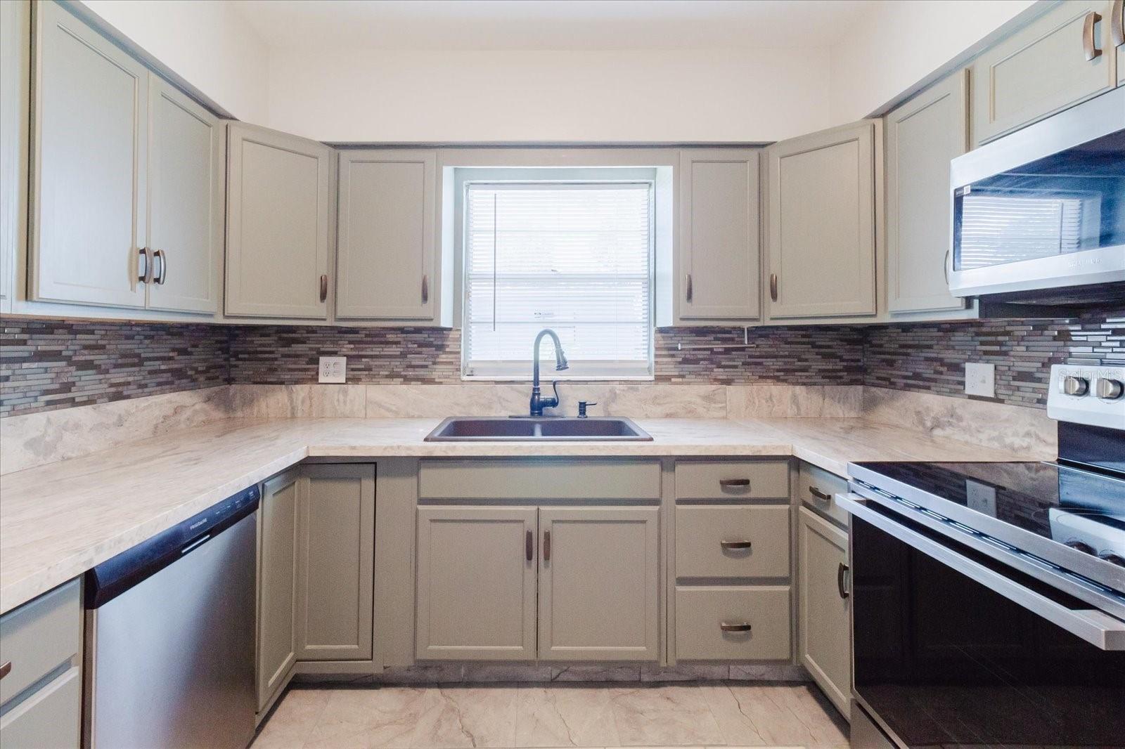 APOLLO BEACH UNIT ONE PT ONE - Residential