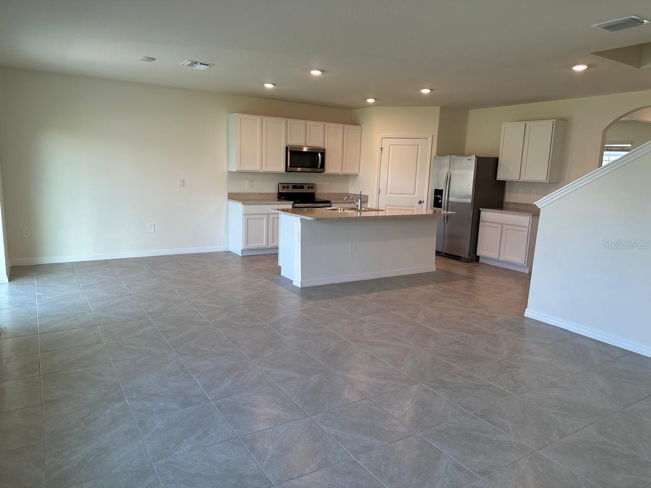 PROMENADE ESTATES PH II - Residential Lease