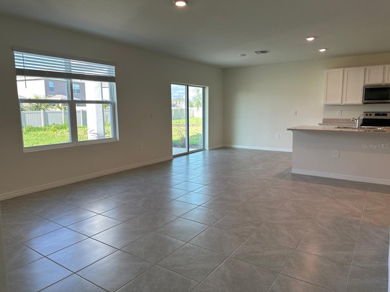 PROMENADE ESTATES PH II - Residential Lease