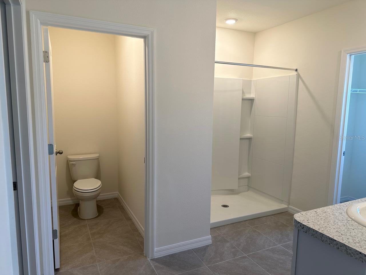 PROMENADE ESTATES PH II - Residential Lease