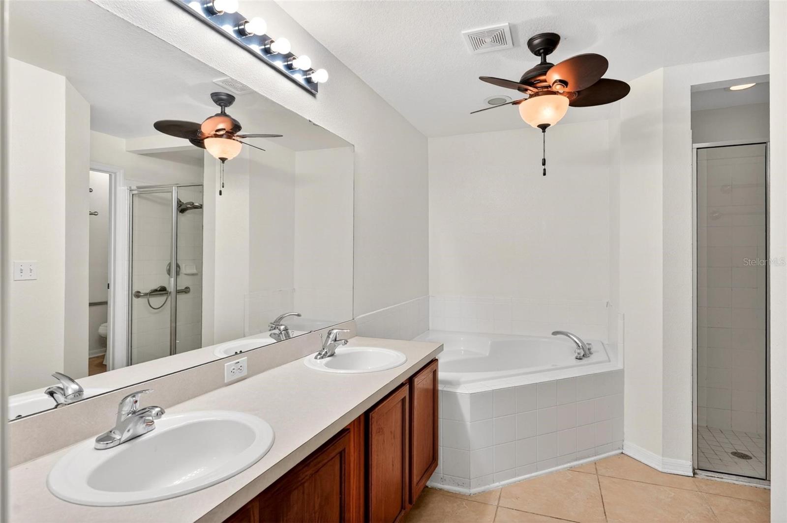 HATCHWOOD ESTATES - Residential