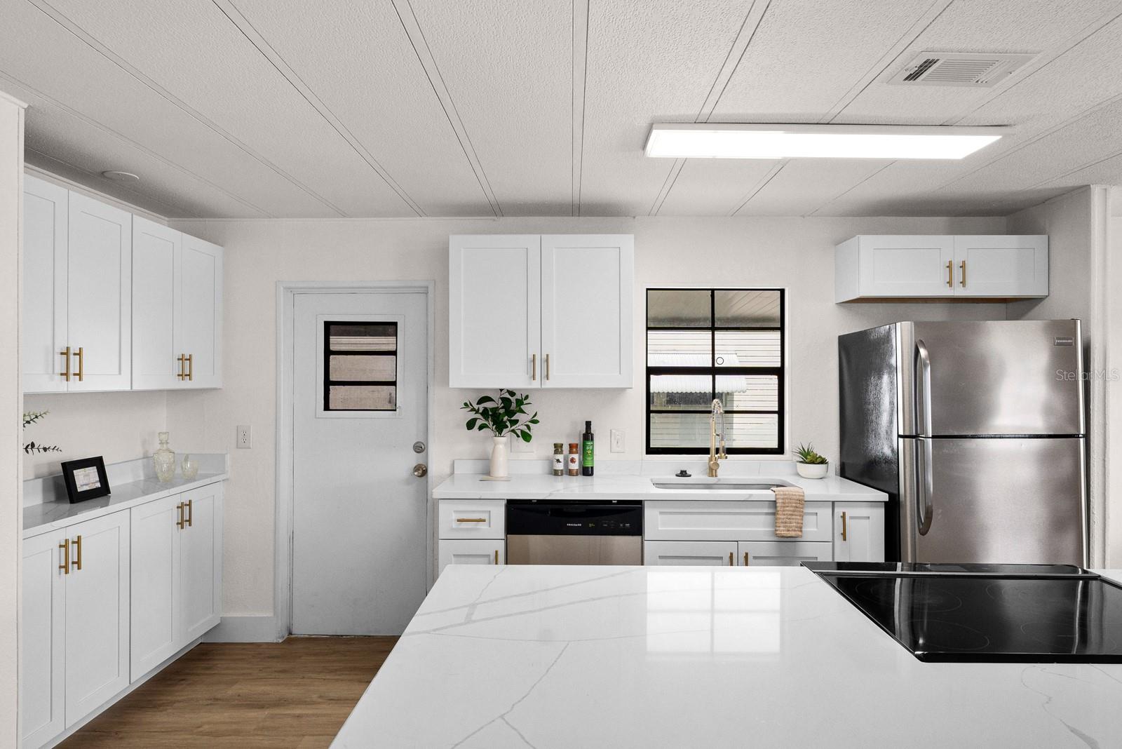 SHADOW BROOK MOBILE HOME - Residential