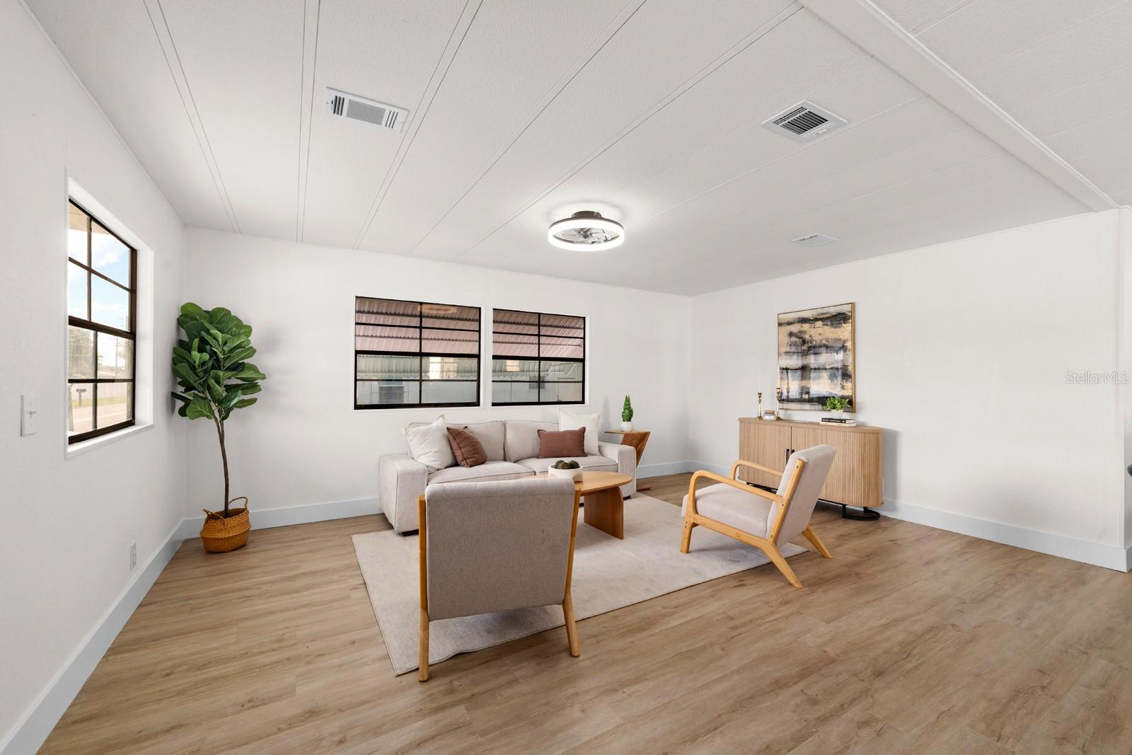 SHADOW BROOK MOBILE HOME - Residential