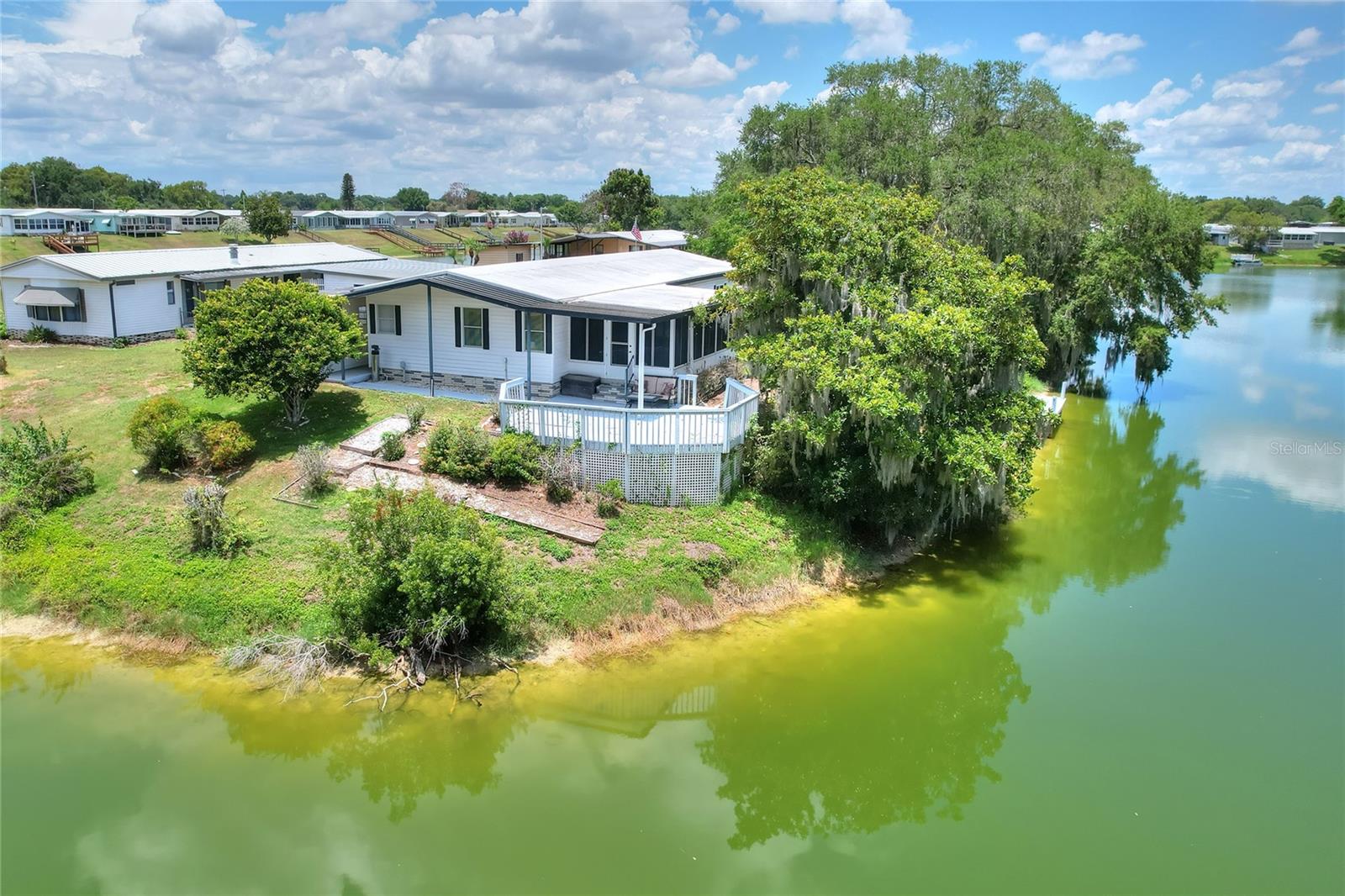 FLORAL LAKES - Residential