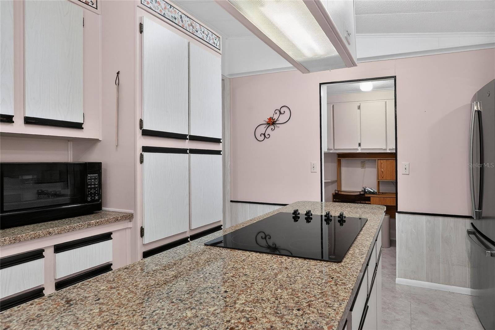 FLORAL LAKES - Residential
