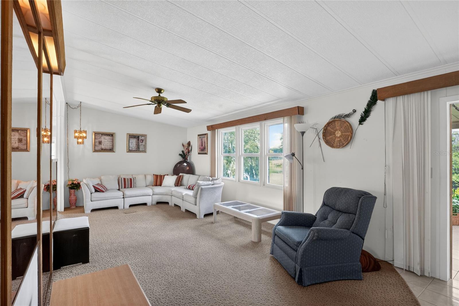 FLORAL LAKES - Residential