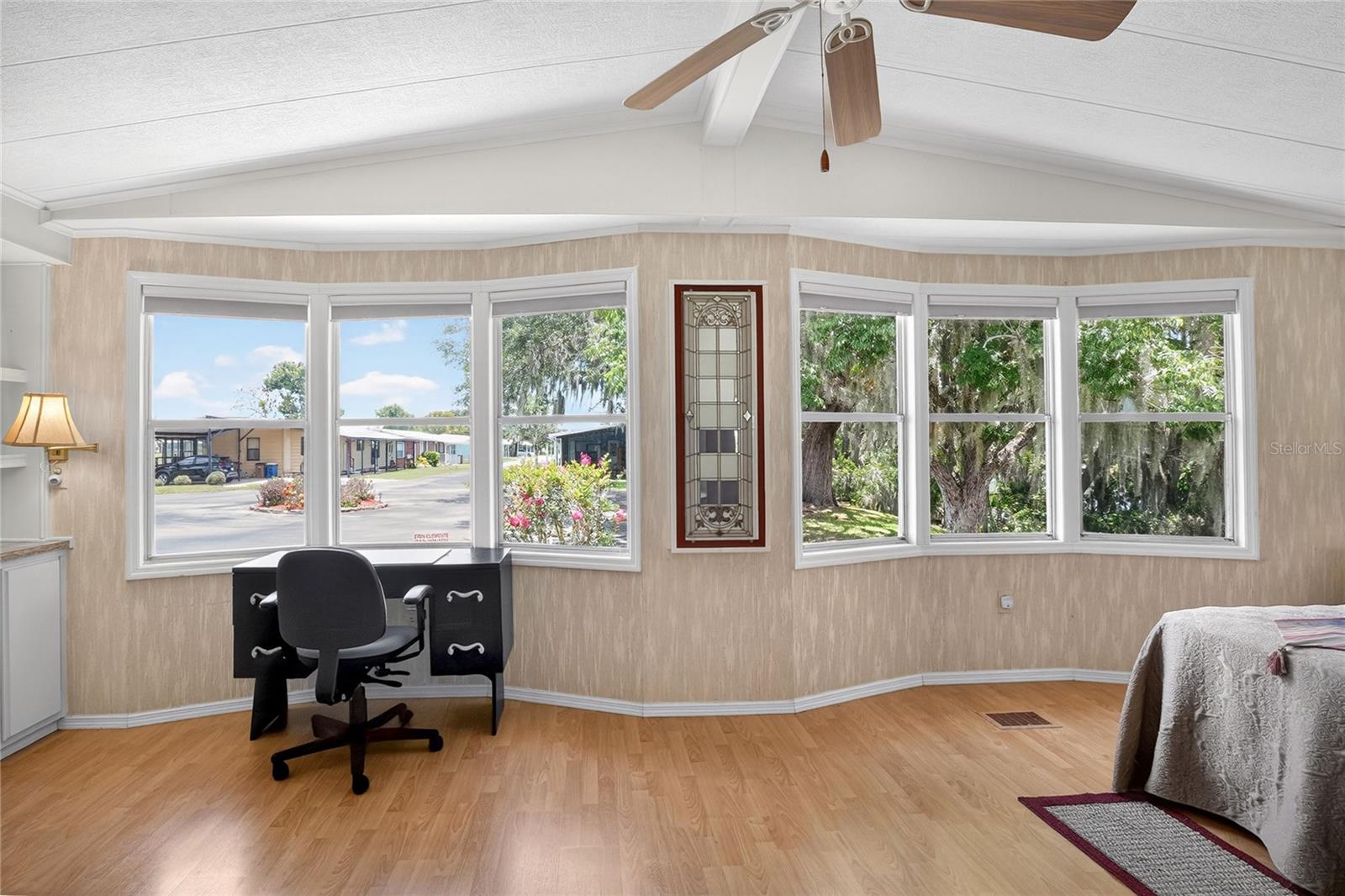 FLORAL LAKES - Residential