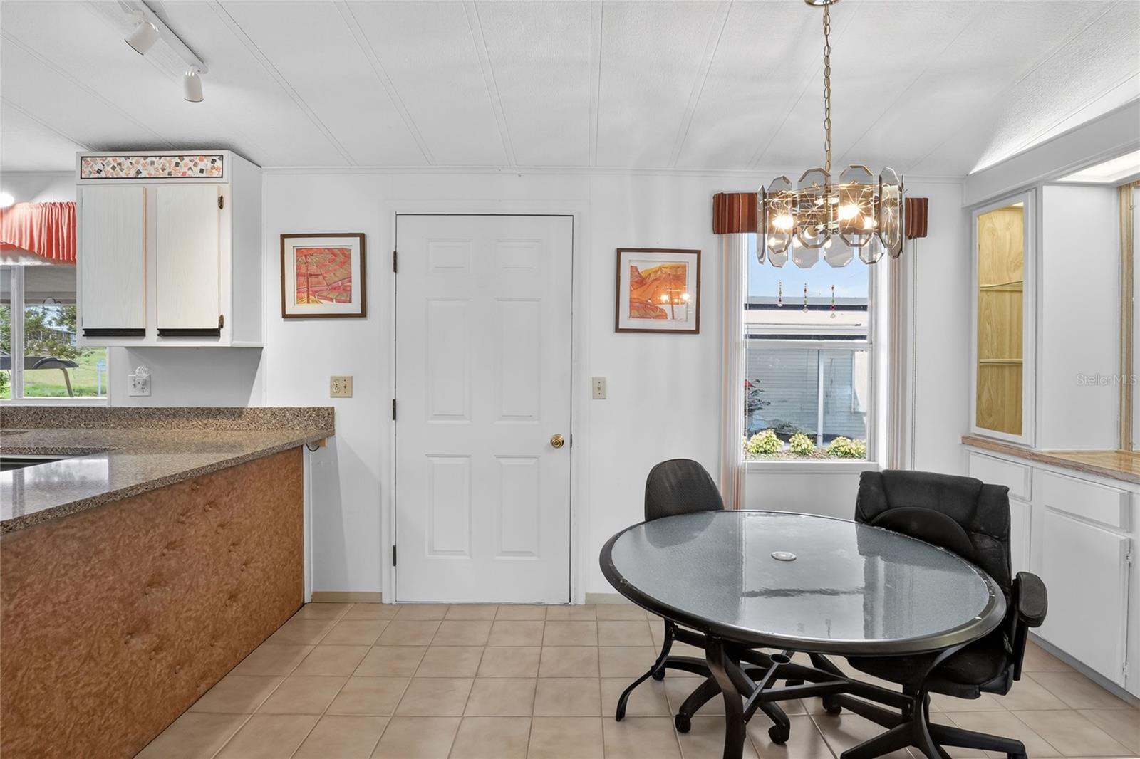 FLORAL LAKES - Residential