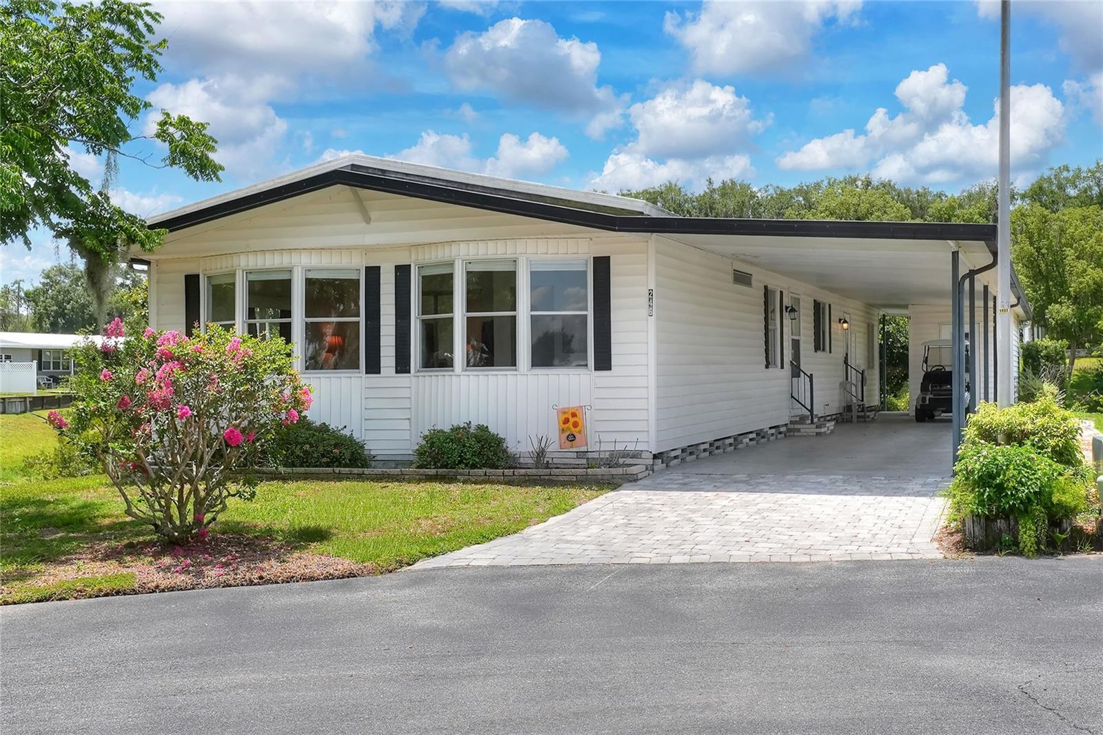 FLORAL LAKES - Residential