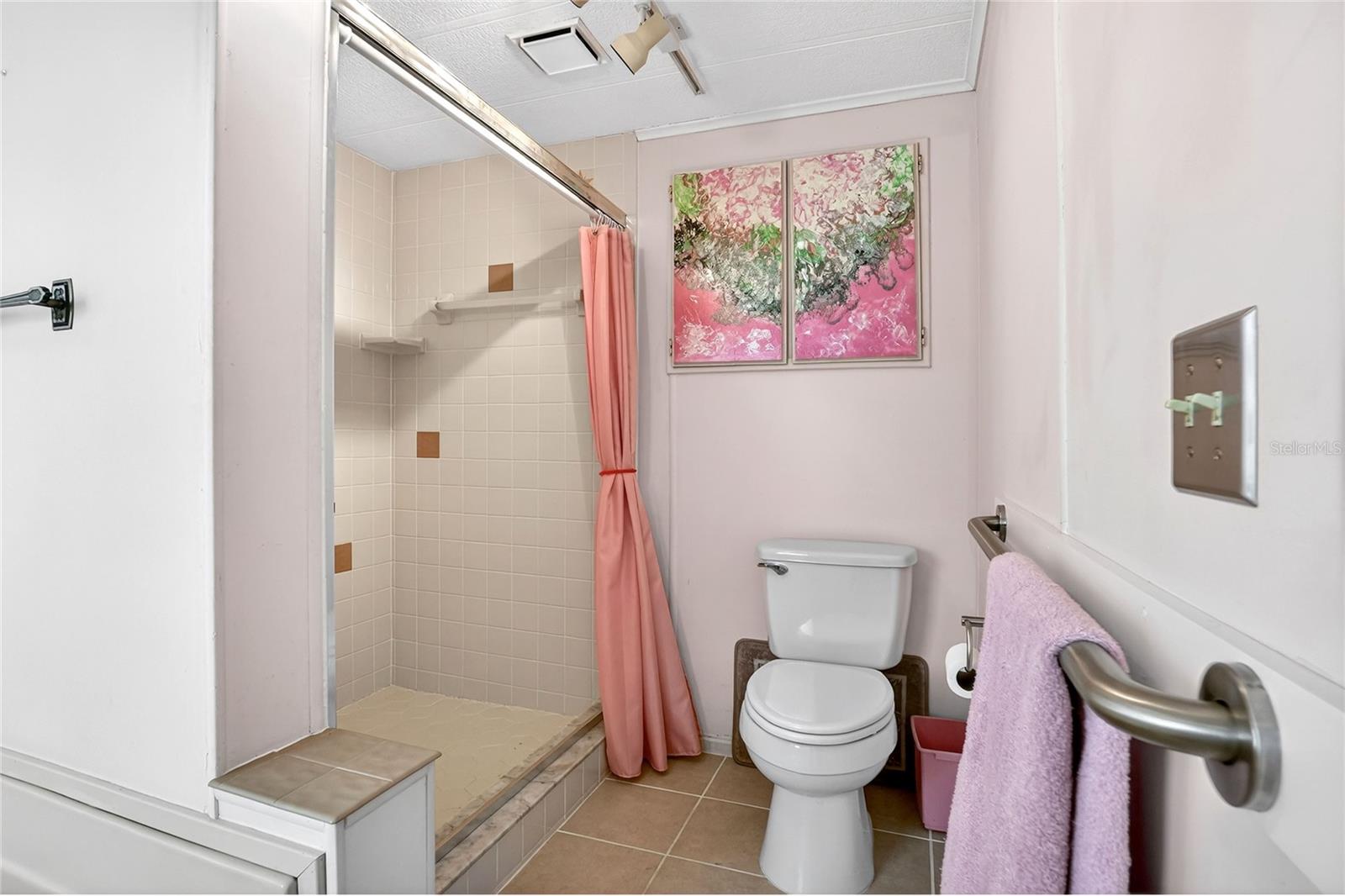 FLORAL LAKES - Residential