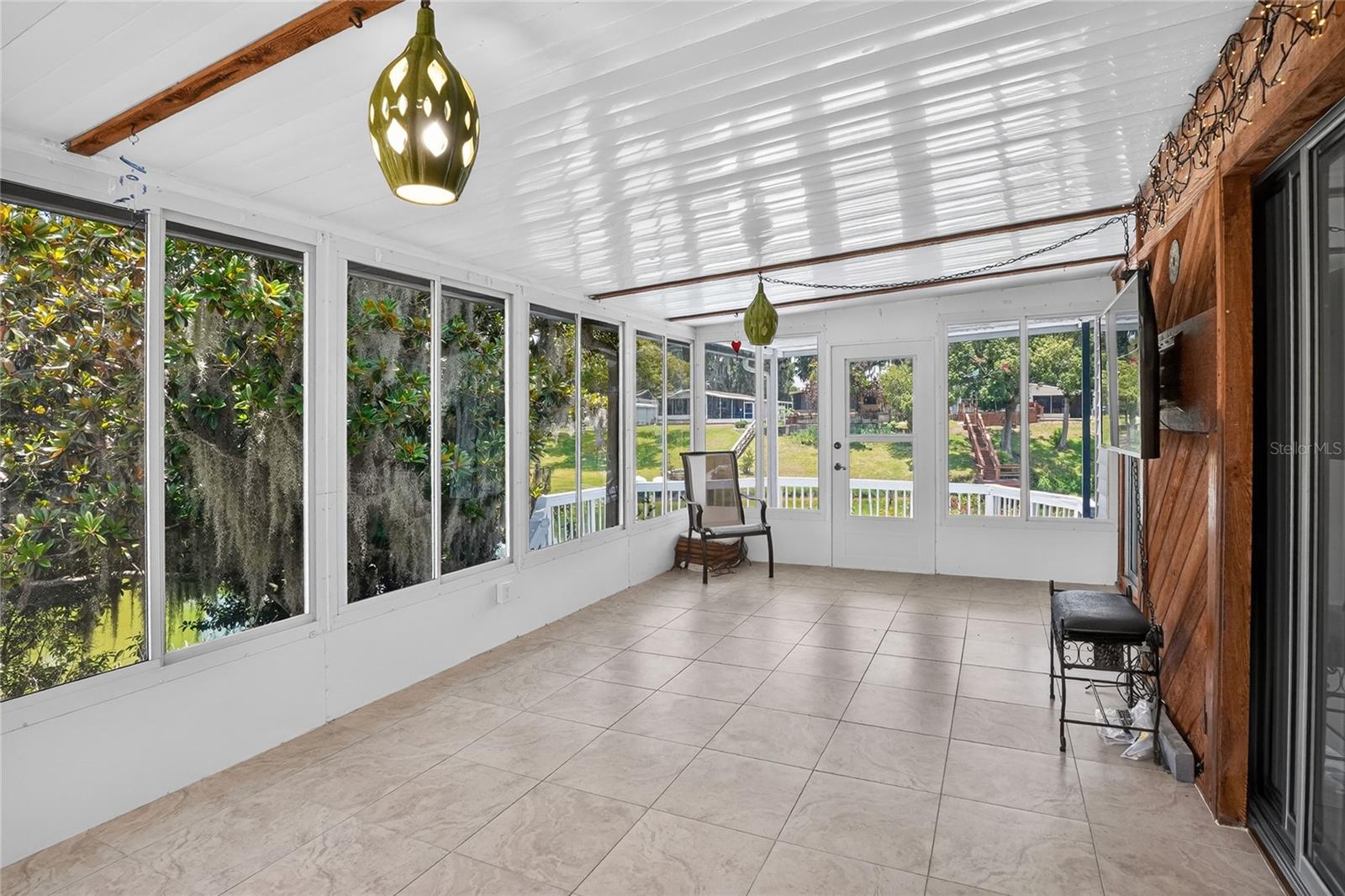 FLORAL LAKES - Residential