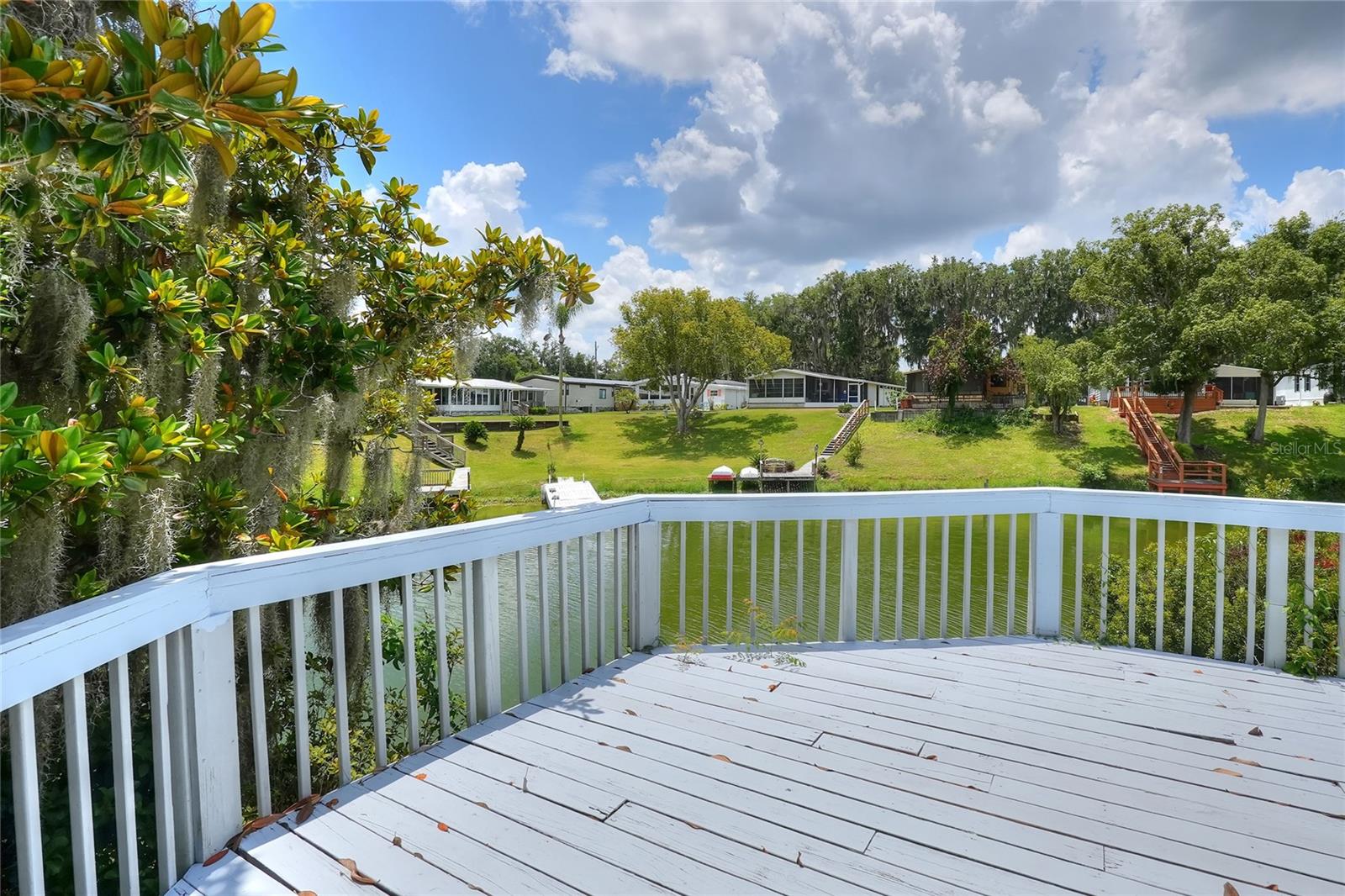 FLORAL LAKES - Residential