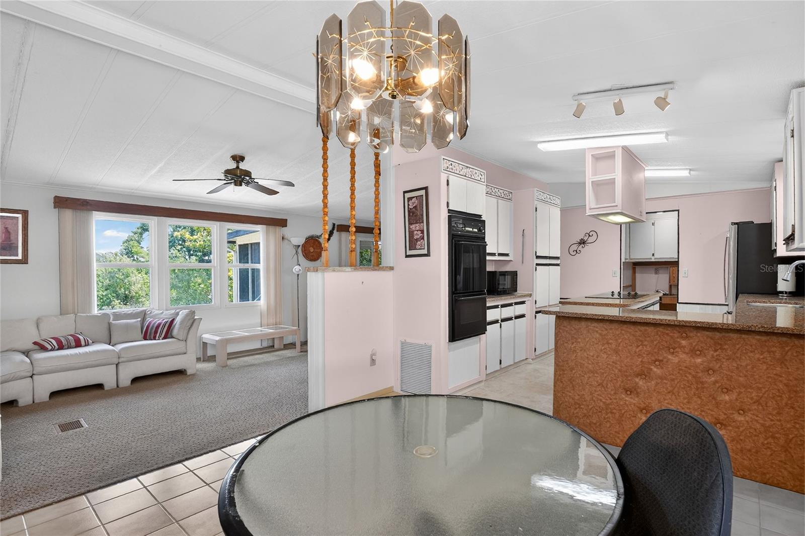 FLORAL LAKES - Residential