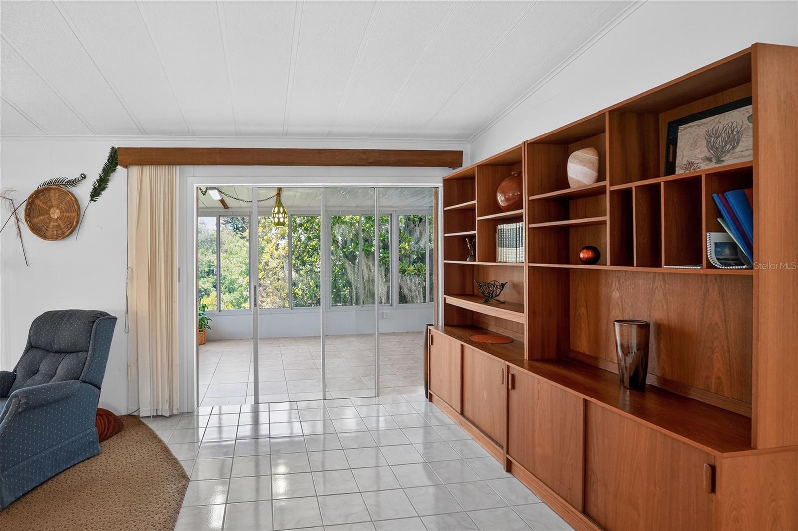 FLORAL LAKES - Residential