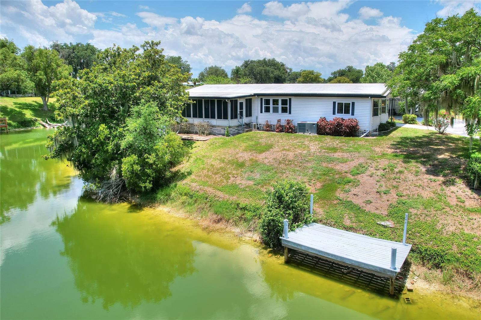 FLORAL LAKES - Residential