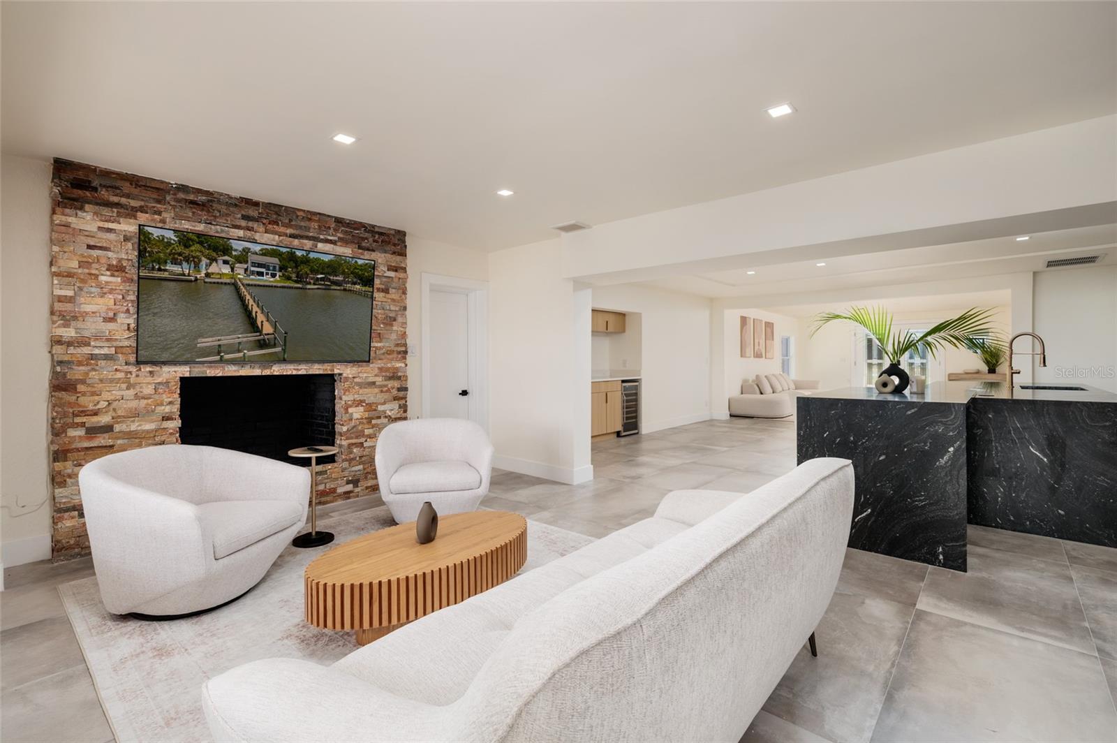 COUNTRY CLUB ADD TO OLDSMAR REV - Residential