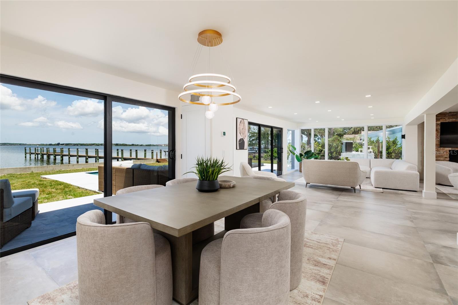 COUNTRY CLUB ADD TO OLDSMAR REV - Residential