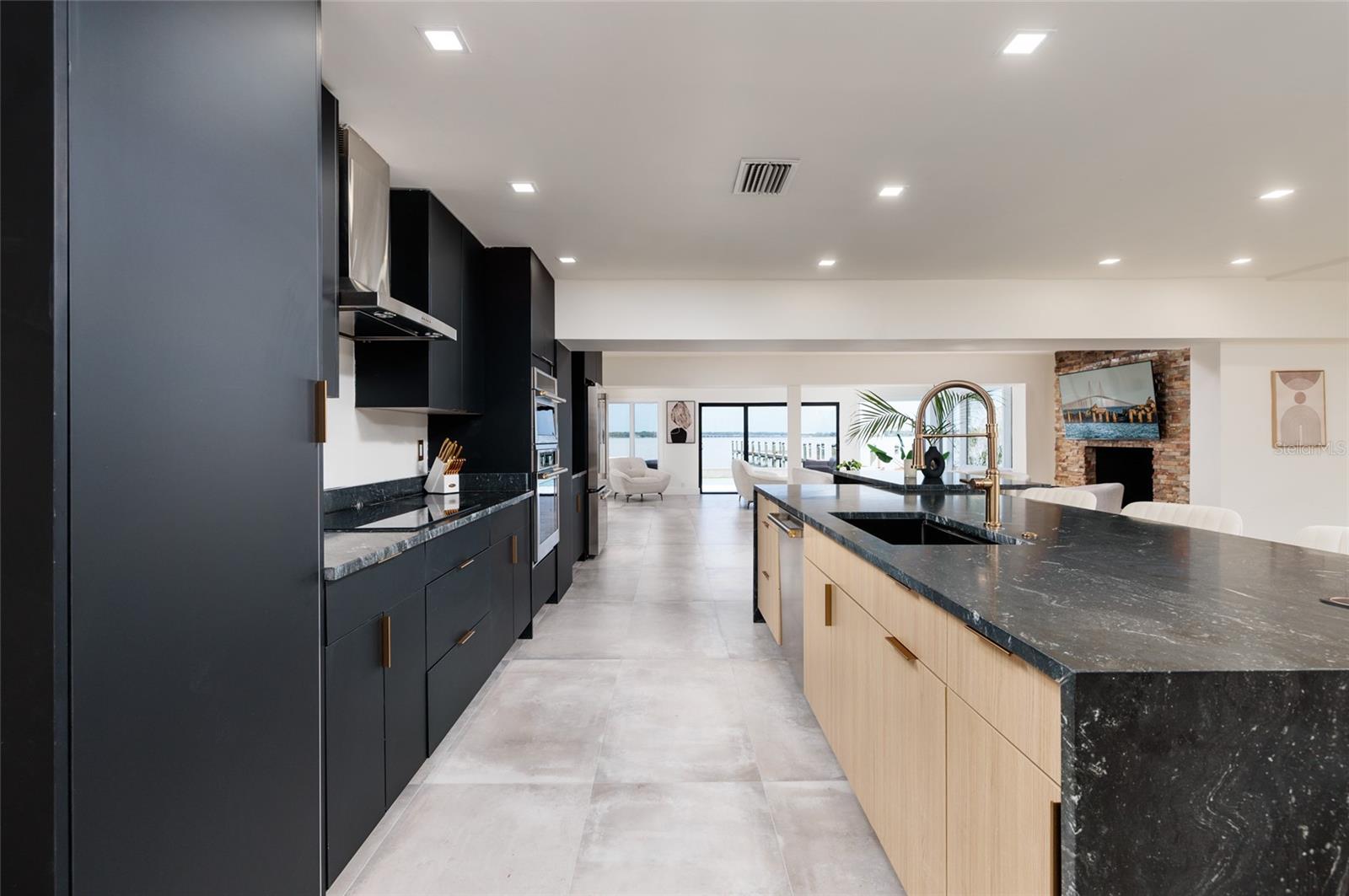 COUNTRY CLUB ADD TO OLDSMAR REV - Residential
