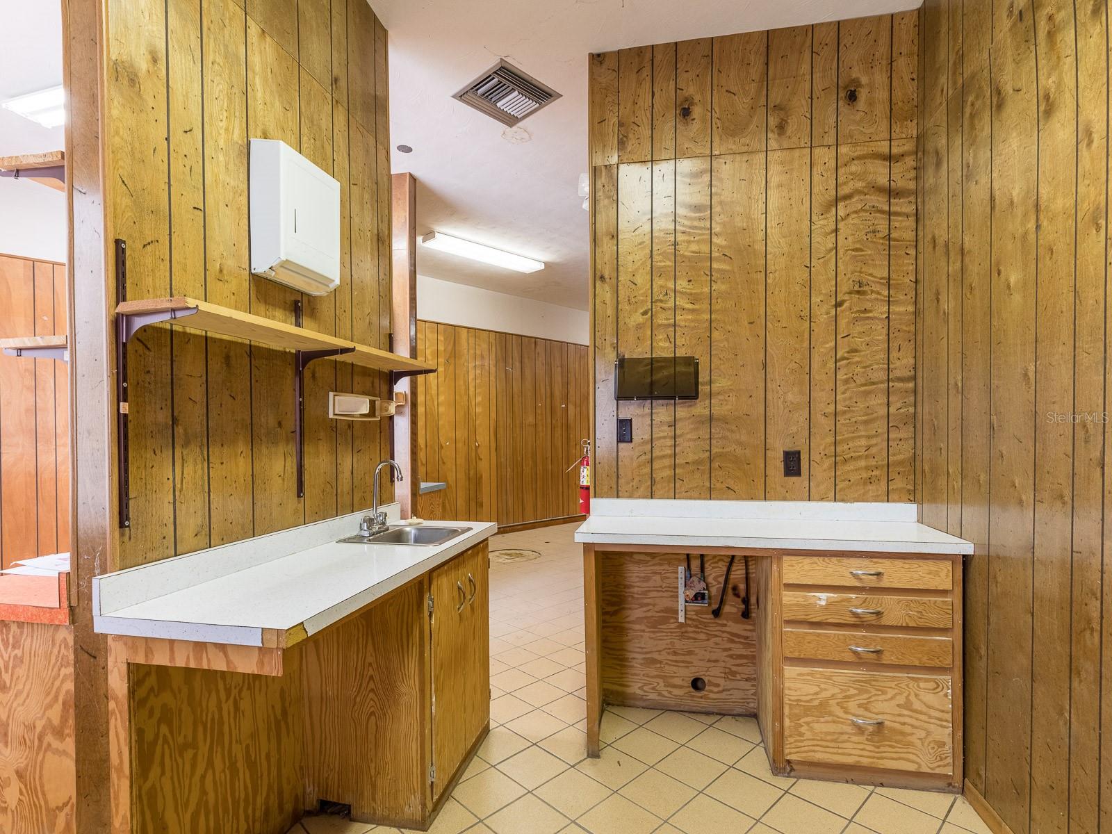 SOUTH SANFORD - Commercial Sale