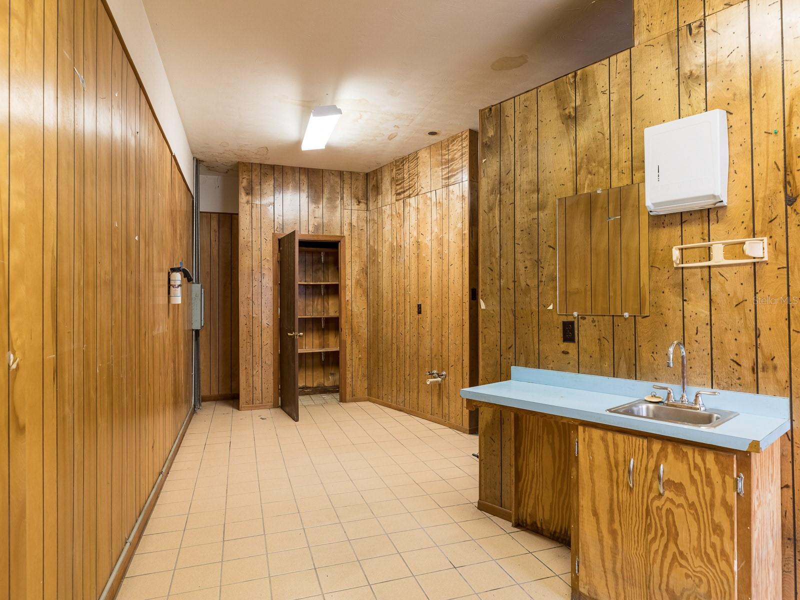 SOUTH SANFORD - Commercial Sale