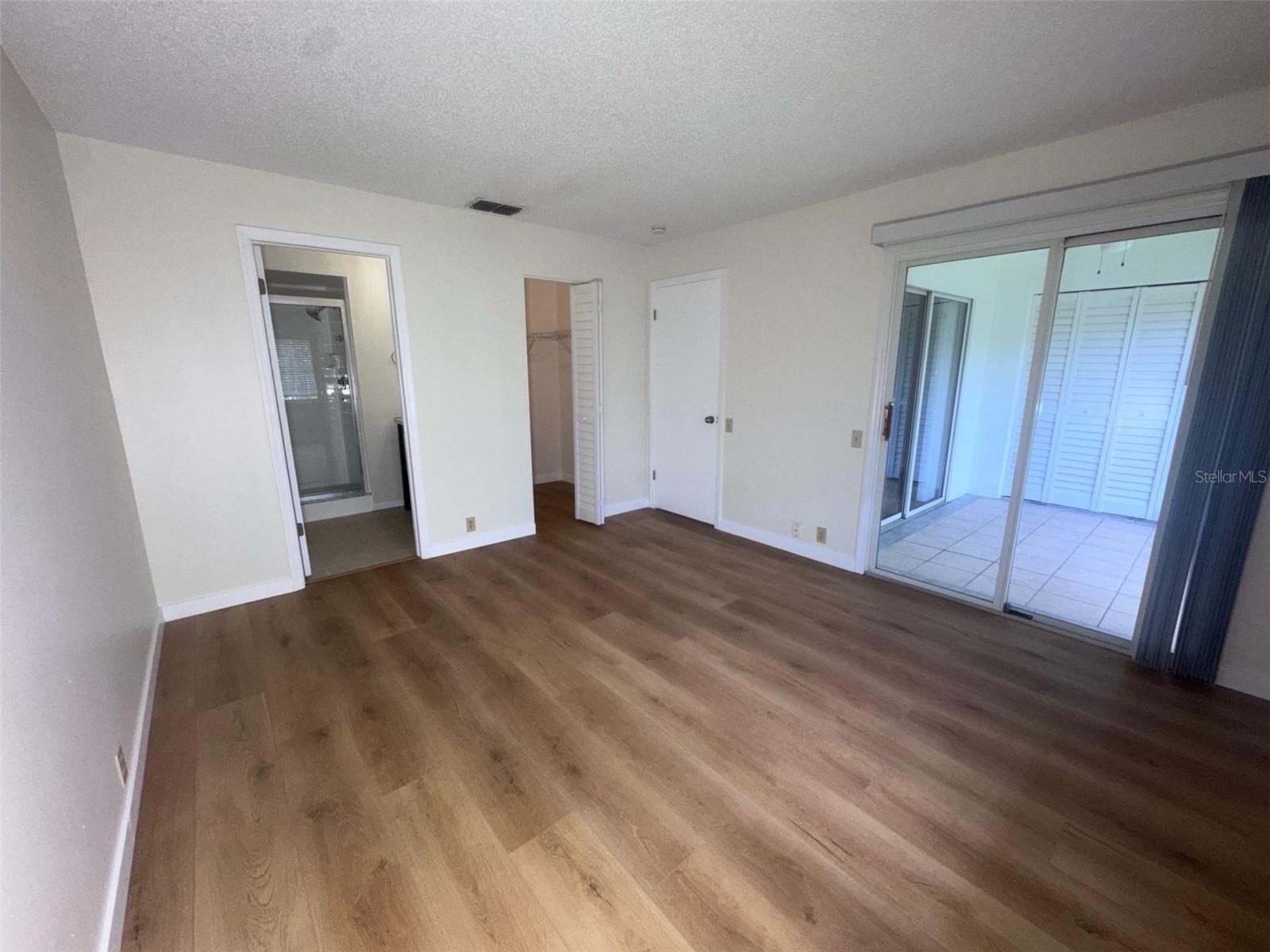 BAY OAKS CONDO - Residential
