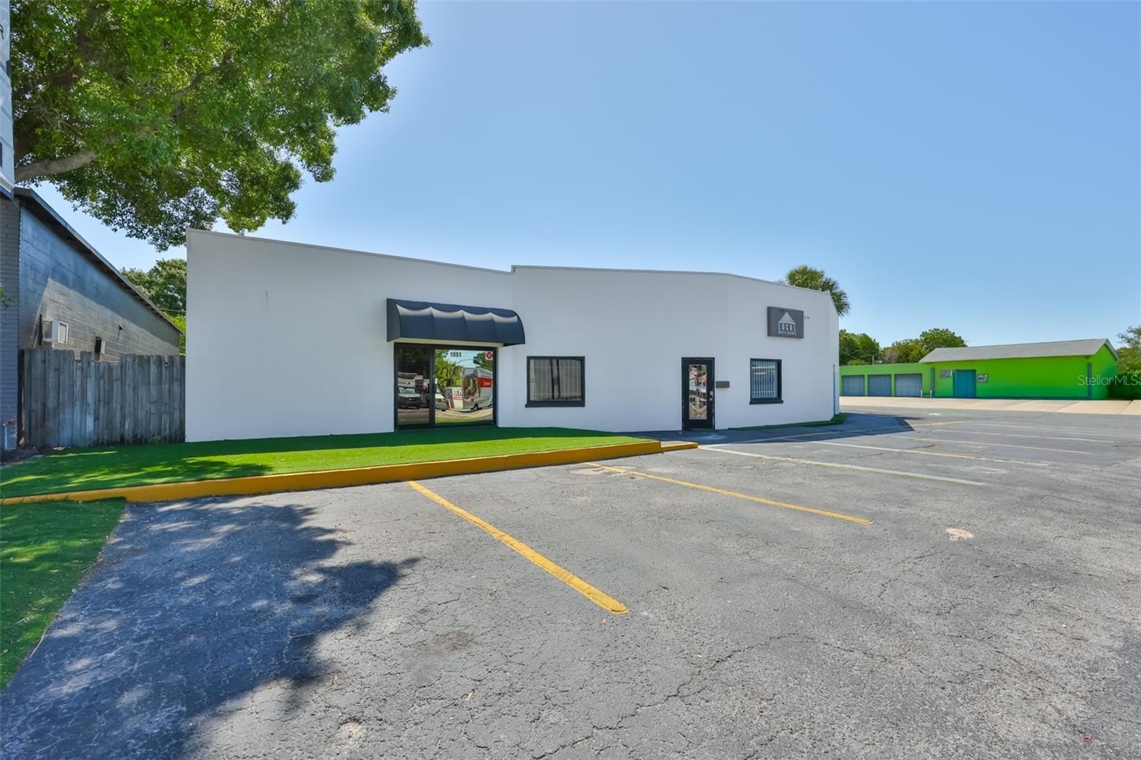 AVALON - Commercial Sale
