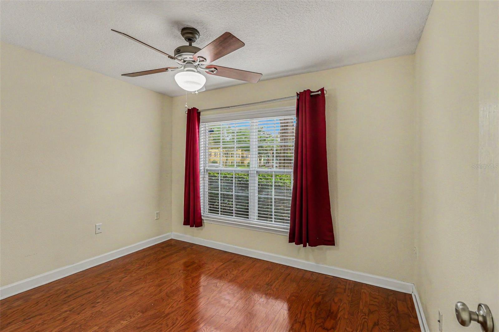 MIRIADA CONDO - Residential