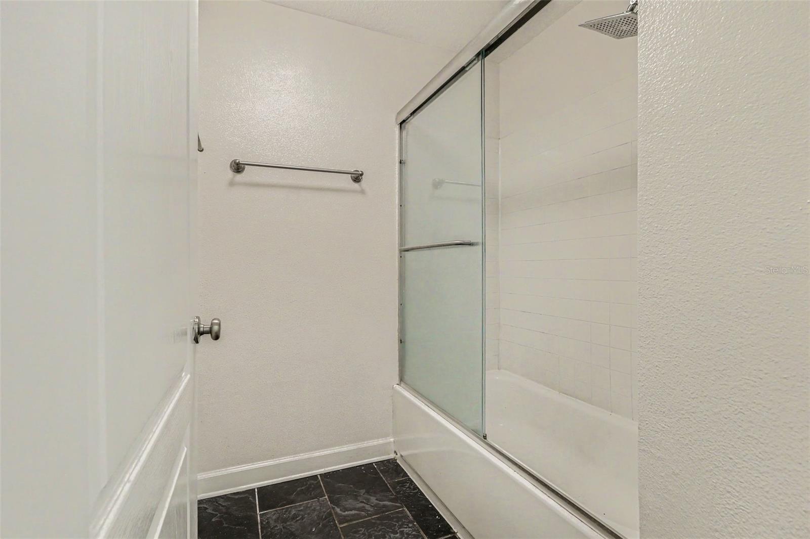MIRIADA CONDO - Residential