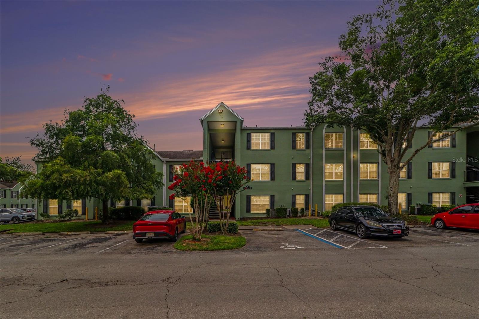 MIRIADA CONDO - Residential