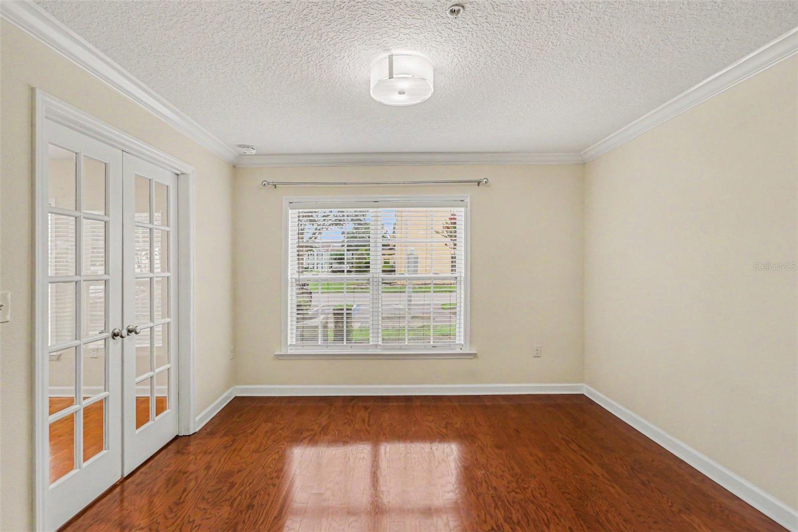 MIRIADA CONDO - Residential
