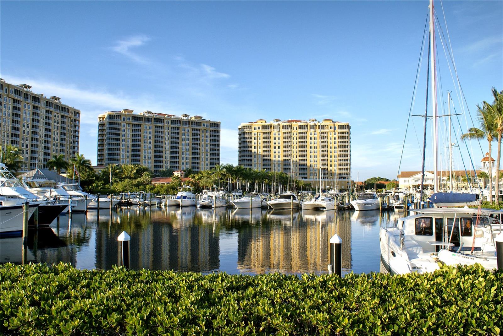 CAPE CORAL - Land