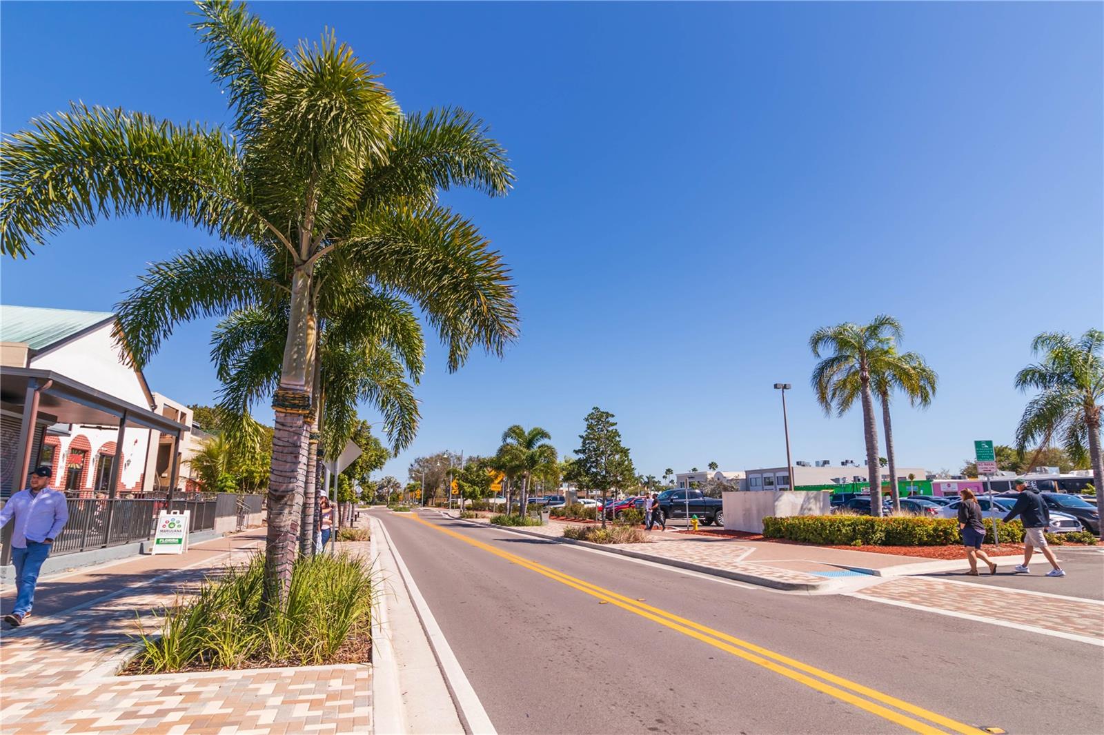 CAPE CORAL - Land