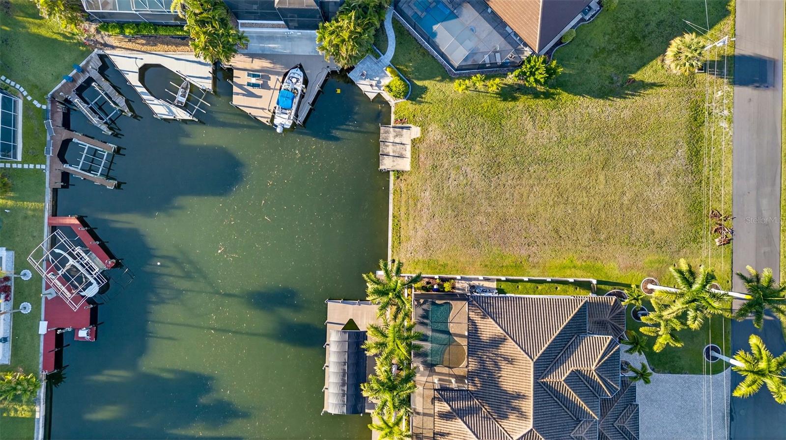 CAPE CORAL - Land