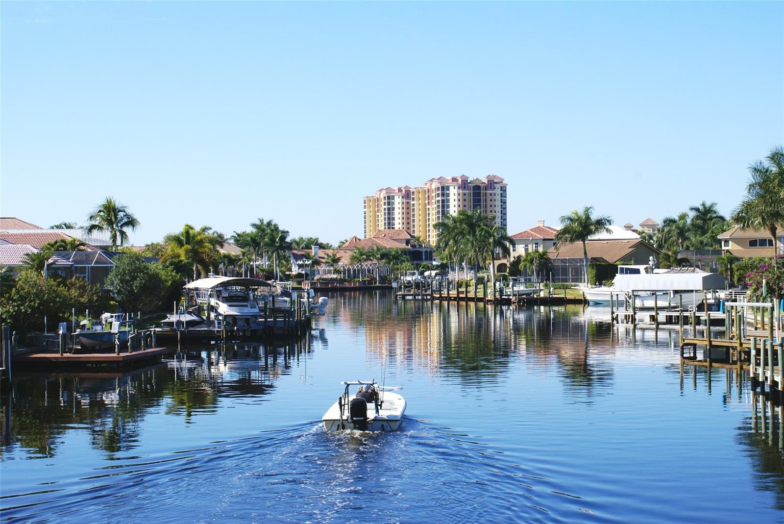 CAPE CORAL - Land