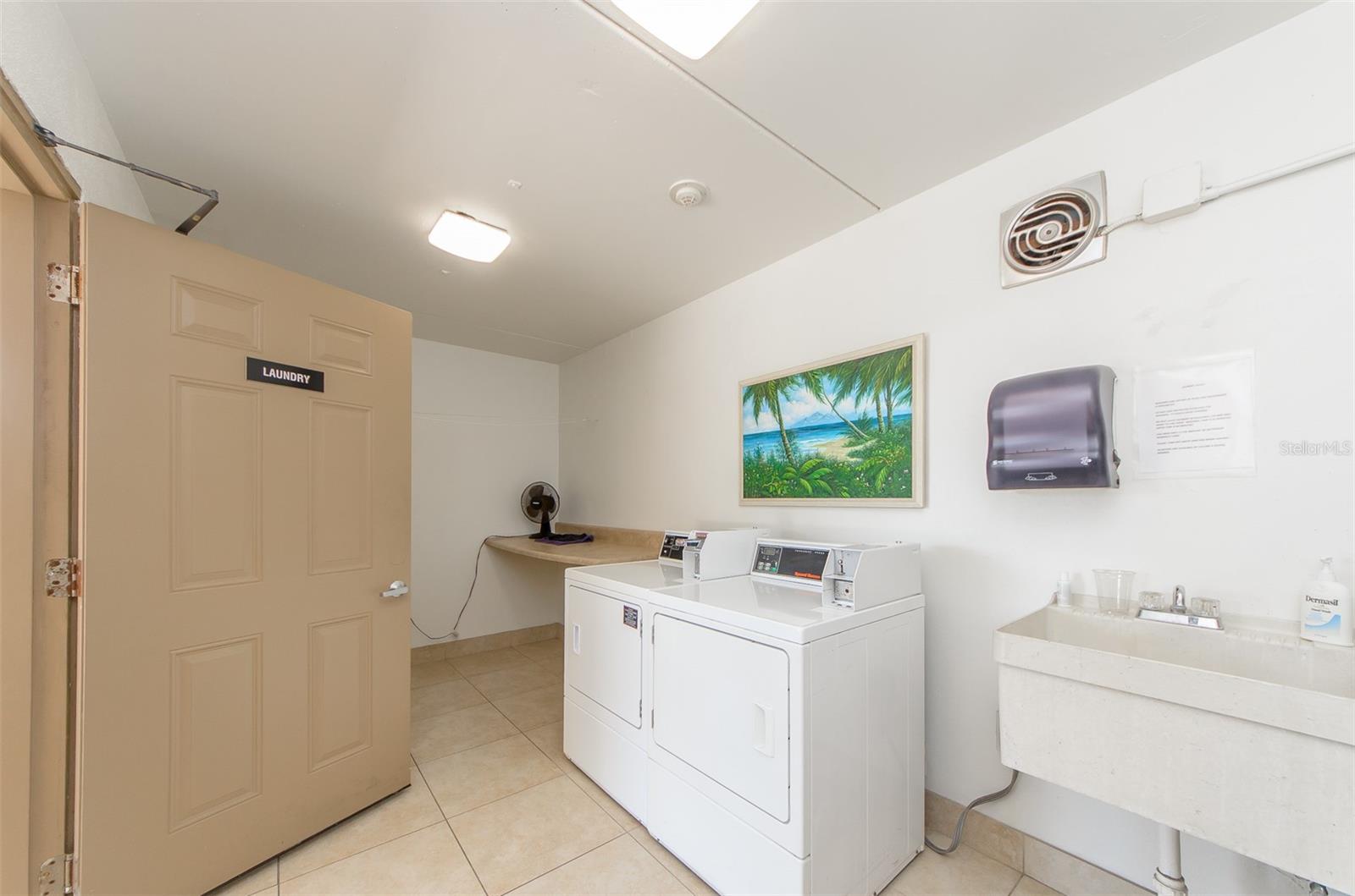 ISLANDER THE CONDO - Residential