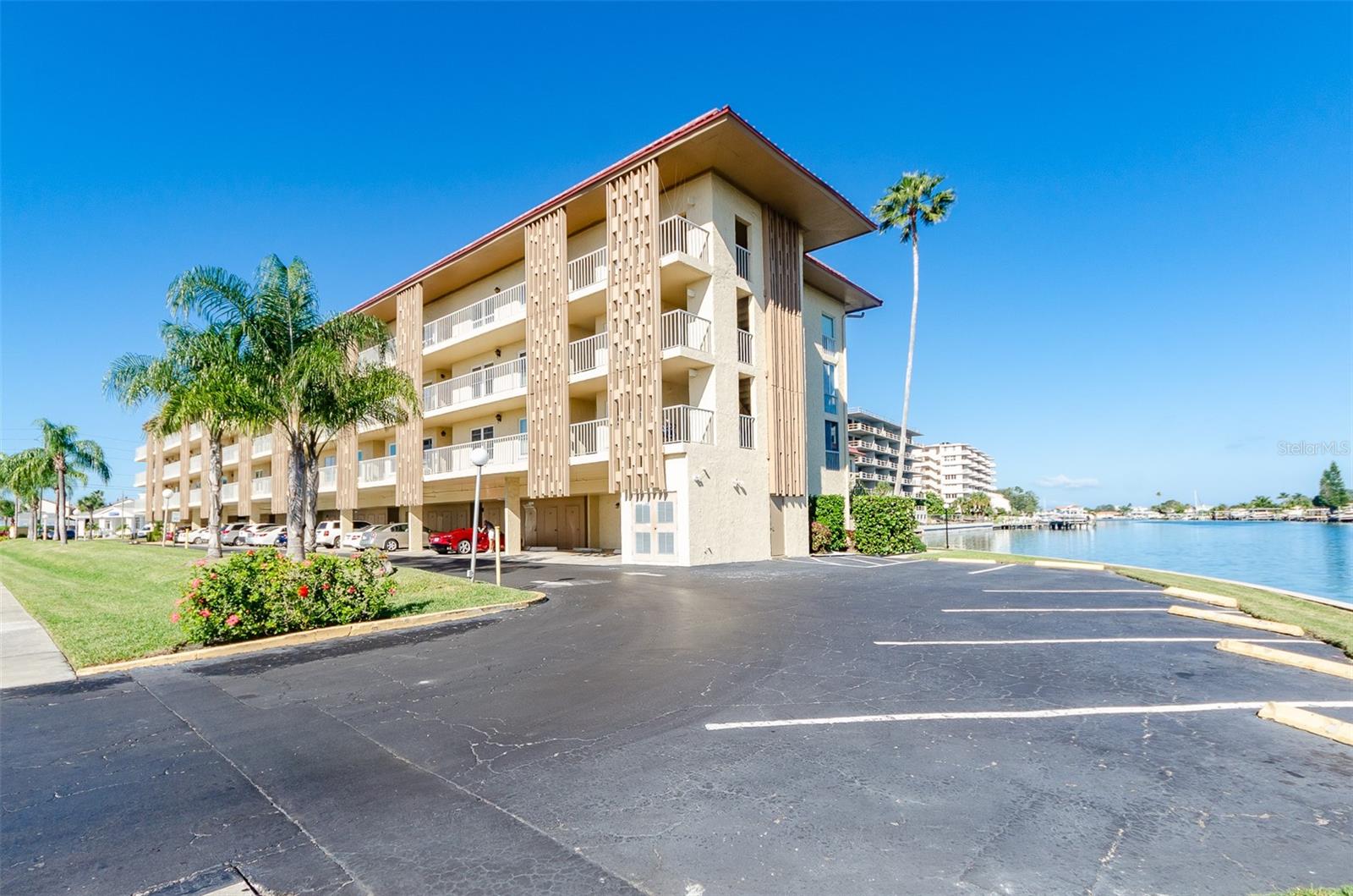 ISLANDER THE CONDO - Residential