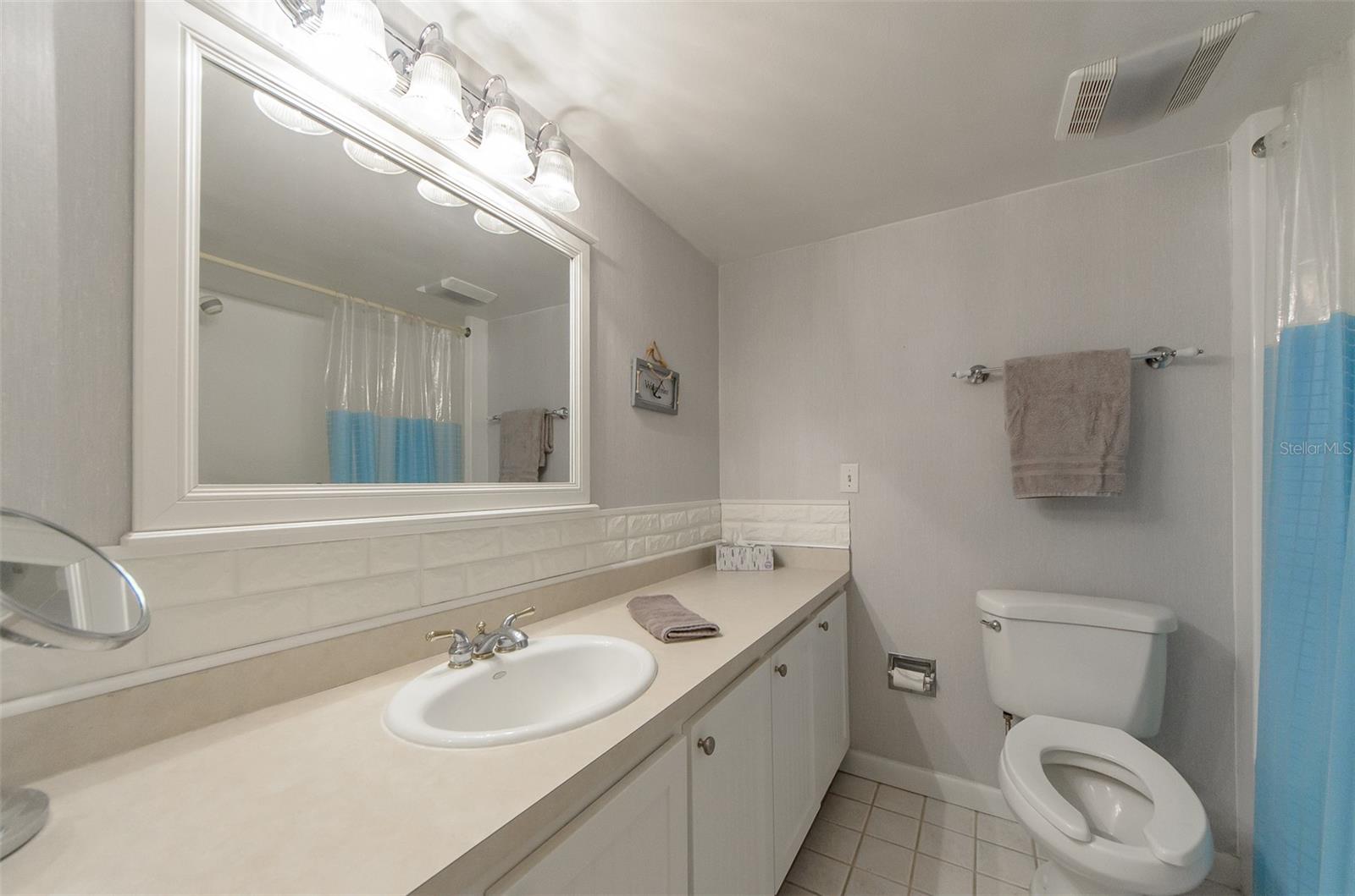 ISLANDER THE CONDO - Residential