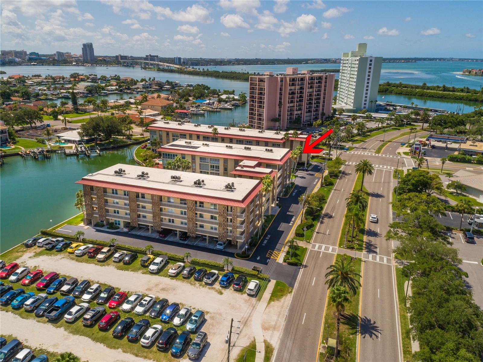 ISLANDER THE CONDO - Residential