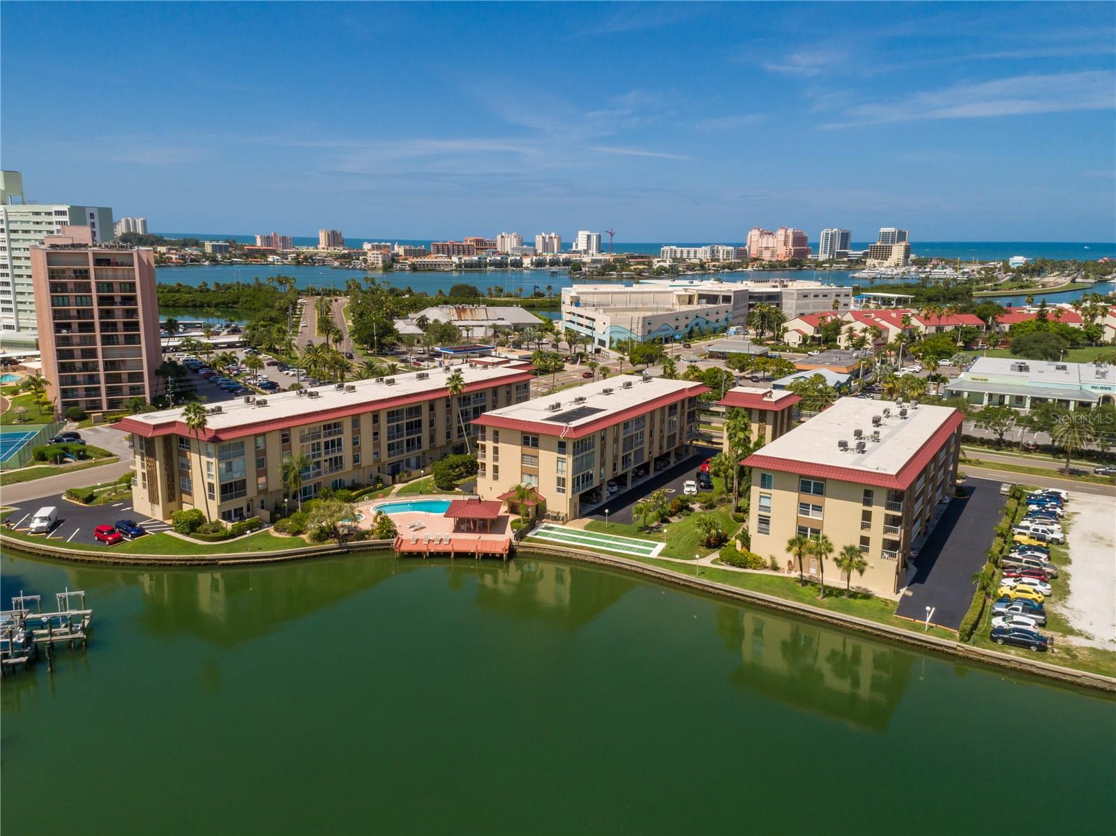 ISLANDER THE CONDO - Residential