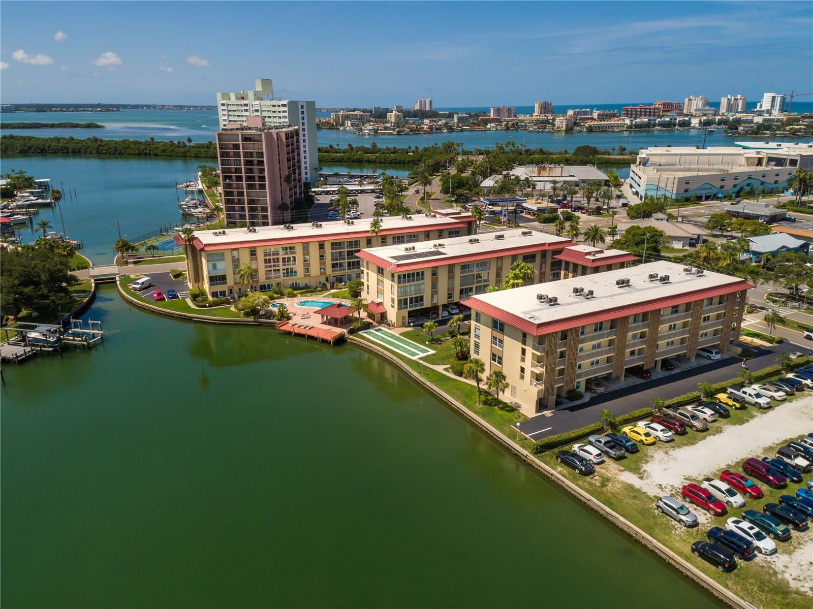 ISLANDER THE CONDO - Residential