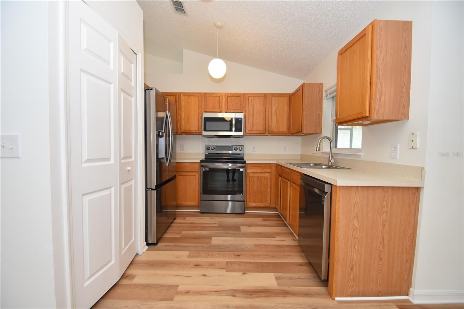 LEHIGH WOODS - Residential Lease