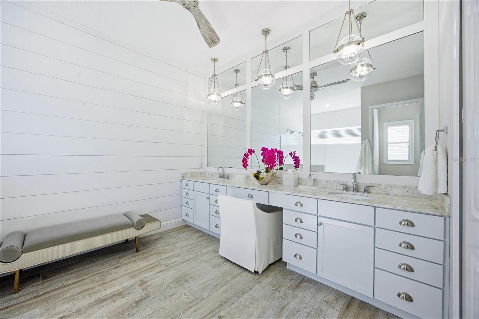 HAMPTON LAKES - Residential
