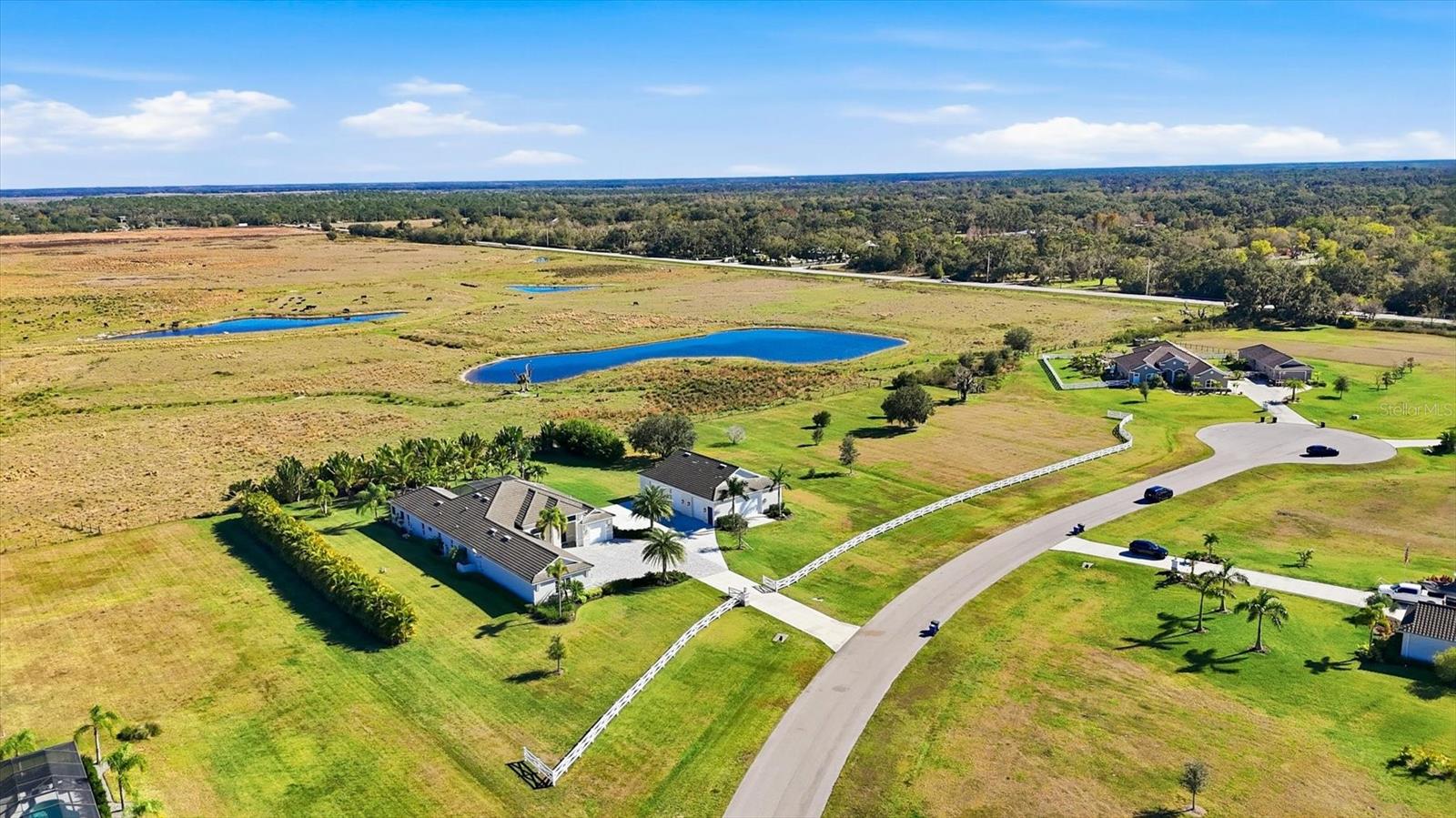 HAMPTON LAKES - Residential