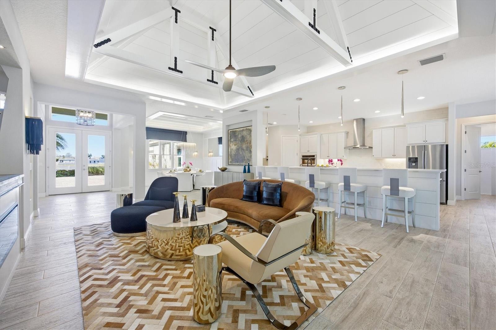 HAMPTON LAKES - Residential